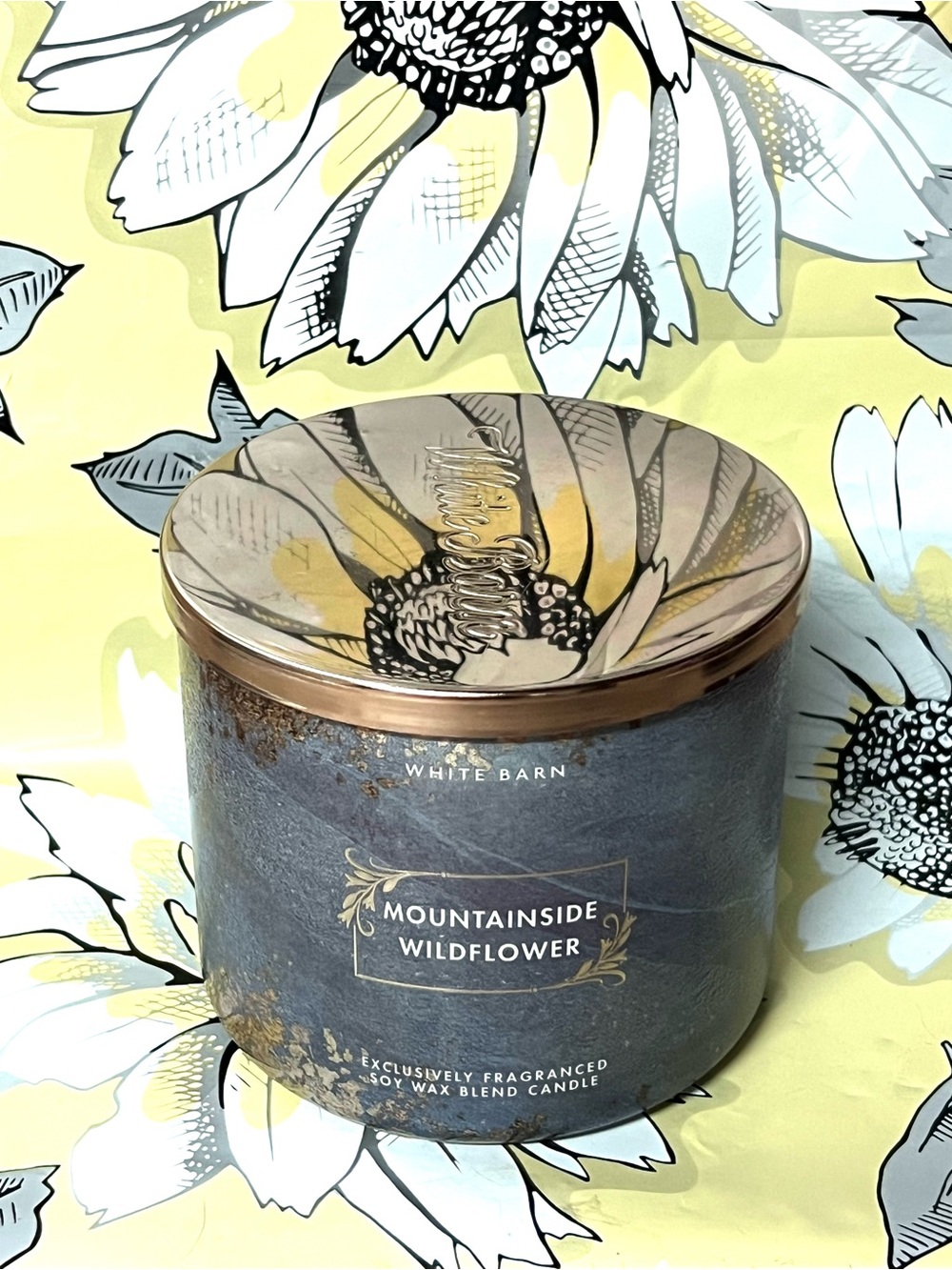 Bath & Body Works White Barn Mountainside Wildflower 14.5oz 3 Wick Candle NEW